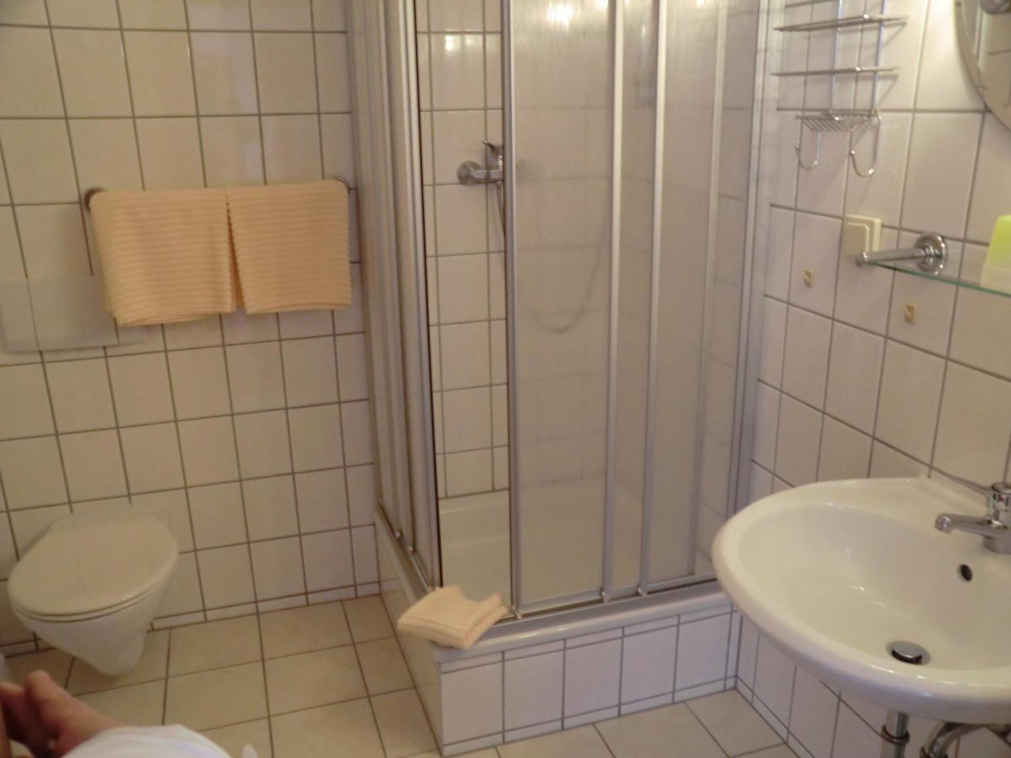 Hotel Zum Schneekopf "Garni" Gehlberg Esterno foto